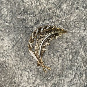Vintage Spanish Feather Black and Gold Brooch